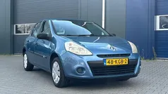 Blauw Gebruikt 2009 Renault Clio II Hatchback | € 2.750 (Eerlijke prijs)