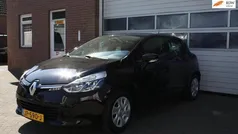 Zwart Gebruikt 2016 Renault Clio IV Expression Hatchback | € 7.450 (Eerlijke prijs)