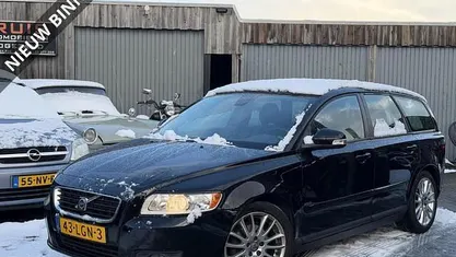 Zwart Occasion 2010 Volvo V50 Stationwagen | € 1.995 (Eerlijke prijs)