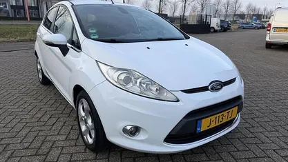 Wit Occasion 2010 Ford Fiesta Trend Hatchback | € 4.750 (Eerlijke prijs)