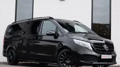 Zwart Gebruikt 2023 Mercedes V300 MPV | € 62.950 (Goede deal)