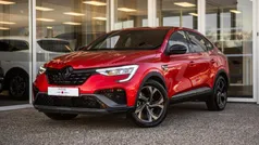 Rood metallic Gebruikt 2023 Renault Arkana Engineered SUV | € 29.445 (Eerlijke prijs)