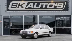 Wit Gebruikt 1985 Mercedes 200 Sedan | € 10.995