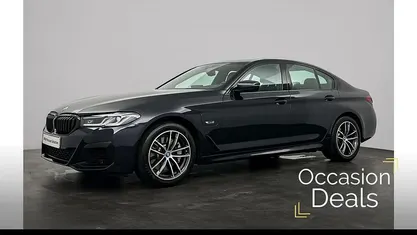 Zwart Occasion 2022 BMW 530e M Sport Sedan | € 39.880 (Eerlijke prijs)