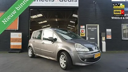 Grijs Occasion 2009 Renault Modus Dynamique MPV | € 1.995 (Eerlijke prijs)