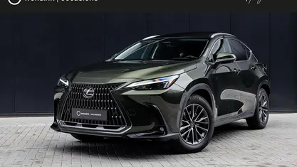 Groen Occasion 2025 Lexus NX450h+ Luxury Line SUV | € 55.830 (Super prijs)
