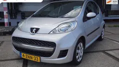 Grijs Gebruikt 2011 Peugeot 107 Sportium Hatchback | € 3.995 (Eerlijke prijs)