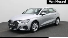 Grijs, metallic lak Gebruikt 2022 Audi A3 Sportback Business Hatchback | € 23.745 (Goede deal)