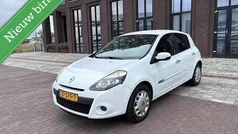 Wit Gebruikt 2011 Renault Clio II Authentique Hatchback | € 1.950 (Eerlijke prijs)