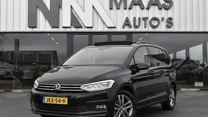 Zwart Gebruikt 2023 VW Touran Business MPV | € 36.950 (Eerlijke prijs)
