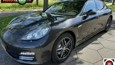 Grijs, metallic lak Gebruikt 2011 Porsche Panamera Sedan | € 27.995 (Super prijs)