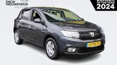 Grijs Gebruikt 2020 Dacia Sandero Lauréate Hatchback | € 8.995 (Eerlijke prijs)