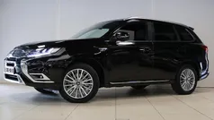 Zwart Gebruikt 2019 Mitsubishi Outlander P-HEV Intense SUV | € 25.449 (Goede deal)