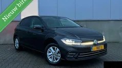 Zwart Gebruikt 2023 VW Polo R-line Hatchback | € 23.995 (Eerlijke prijs)