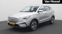 Grijs, metallic lak Gebruikt 2023 MG ZS Luxury Sedan | € 19.888 (Goede deal)