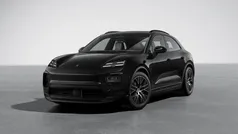 Zwart Gebruikt 2025 Porsche Macan Performance Package SUV | € 96.950 (Eerlijke prijs)