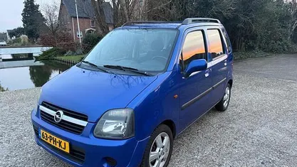 Blauw (metallic) Occasion 2004 Opel Agila Hatchback | € 1.650 (Eerlijke prijs)