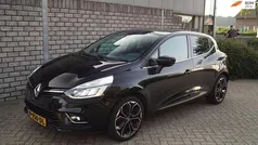 Zwart, metallic lak Gebruikt 2017 Renault Clio IV Bose Edition Hatchback | € 8.450 (Eerlijke prijs)