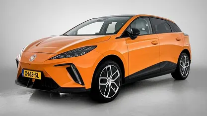 Occasion MG MG4 EV Trophy 180 kW (245 PK) 2024 Oranje Hatchback