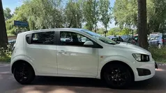Wit, metallic lak Gebruikt 2011 Chevrolet Aveo LS Hatchback | € 1.899 (Goede deal)