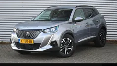 Grijs, metallic lak Gebruikt 2021 Peugeot 2008 Allure SUV | € 19.495 (Eerlijke prijs)