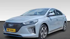 Grijs metallic Gebruikt 2017 Hyundai Ioniq Premium Sedan | € 14.930 (Eerlijke prijs)