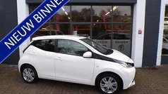 Gebruikt 2014 Toyota Aygo X-play Hatchback | € 7.199 (Eerlijke prijs)