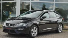 Zwart, metallic lak Gebruikt 2017 Seat Leon ST FR Stationwagen | € 13.950 (Eerlijke prijs)