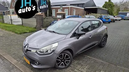 Gebruikt 2014 Renault Clio IV Expression Hatchback | € 7.750 (Eerlijke prijs)