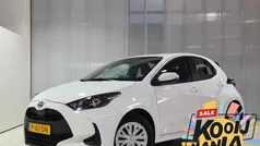 Wit Gebruikt 2022 Toyota Yaris Hybrid Active Hatchback | € 21.799 (Eerlijke prijs)