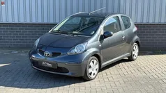 Grijs Gebruikt 2006 Toyota Aygo Hatchback | € 1.649 (Eerlijke prijs)
