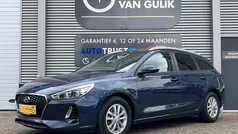 Blauw, metallic lak Gebruikt 2018 Hyundai i30 Stationwagen | € 11.995 (Eerlijke prijs)