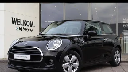 Zwart (metallic) Gebruikt 2020 Mini Cooper Hatchback | € 16.950 (Eerlijke prijs)