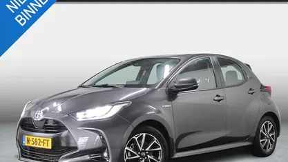 Grijs Occasion 2021 Toyota Yaris Hybrid Hatchback | € 20.950 (Eerlijke prijs)