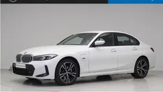 Wit Gebruikt 2023 BMW 330 Comfort Edition Sedan | € 41.895 (Eerlijke prijs)