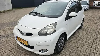 Occasion Toyota Aygo 68 PK (50 kW) 2011 Wit Hatchback