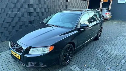 Occasion 2013 Volvo V70 Summum Stationwagen | € 11.450 (Eerlijke prijs)