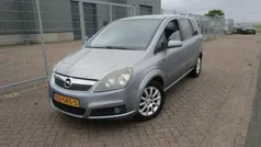 Grijs Gebruikt 2005 Opel Zafira Essentia MPV | € 999 (Eerlijke prijs)