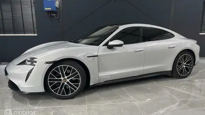 Occasion Porsche Taycan Chrono 299 kW (407 PK) 2021 Grijs Sedan