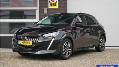 Occasion Peugeot 208 Allure 101 PK (74 kW) 2021 Zwart Hatchback