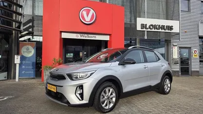 Grijs Gebruikt 2021 Kia Stonic SUV | € 16.190 (Eerlijke prijs)