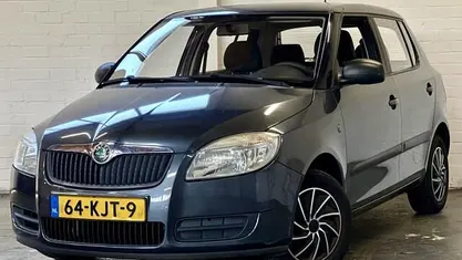 Grijs Occasion 2010 Skoda Fabia Drive Hatchback | € 2.450 (Eerlijke prijs)