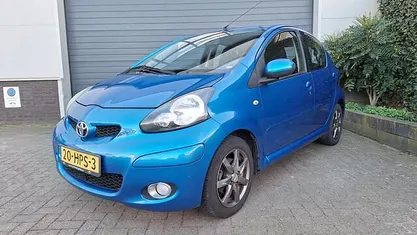 Occasion Toyota Aygo 68 PK (50 kW) 2009 Blauw Hatchback