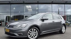 Grijs, metallic lak Gebruikt 2019 VW Golf VII Comfortline Hatchback | € 13.950 (Eerlijke prijs)