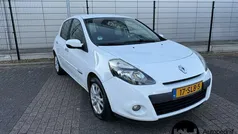 Wit Gebruikt 2011 Renault Clio II Collection Hatchback | € 2.495 (Eerlijke prijs)