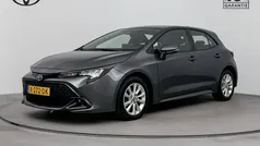 Gebruikt 2023 Toyota Corolla Hybrid Active Hatchback | € 25.445 (Eerlijke prijs)