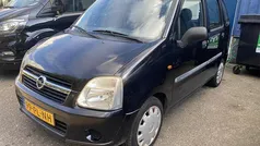 Gebruikt 2004 Opel Agila Essentia Hatchback | € 1.695 (Eerlijke prijs)