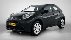 Gebruikt 2024 Toyota Aygo Play Hatchback | € 17.950 (Eerlijke prijs)