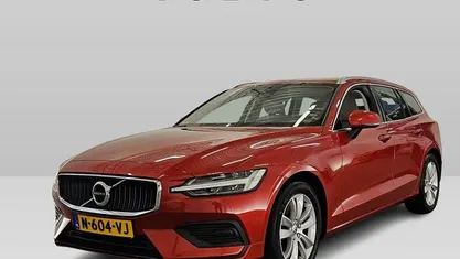 Occasion Volvo V60 Core 2022 Oranje Stationwagen