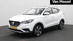 Wit Gebruikt 2020 MG ZS Luxury Sedan | € 15.995 (Eerlijke prijs)